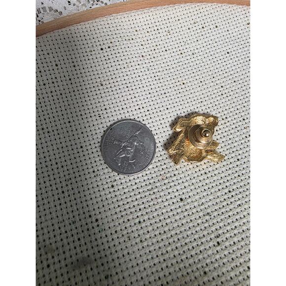 VTG Avon GoldTone Rhinestone Easter Bunny Rabbit GrandmaCore Garden Fairy - Picture 3 of 3